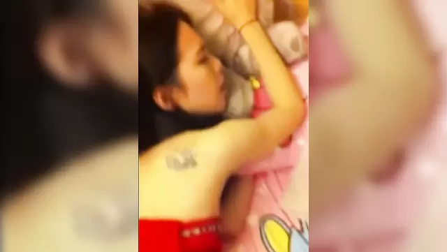 Kıllı amına dövmeli Kazak'ı sikerken